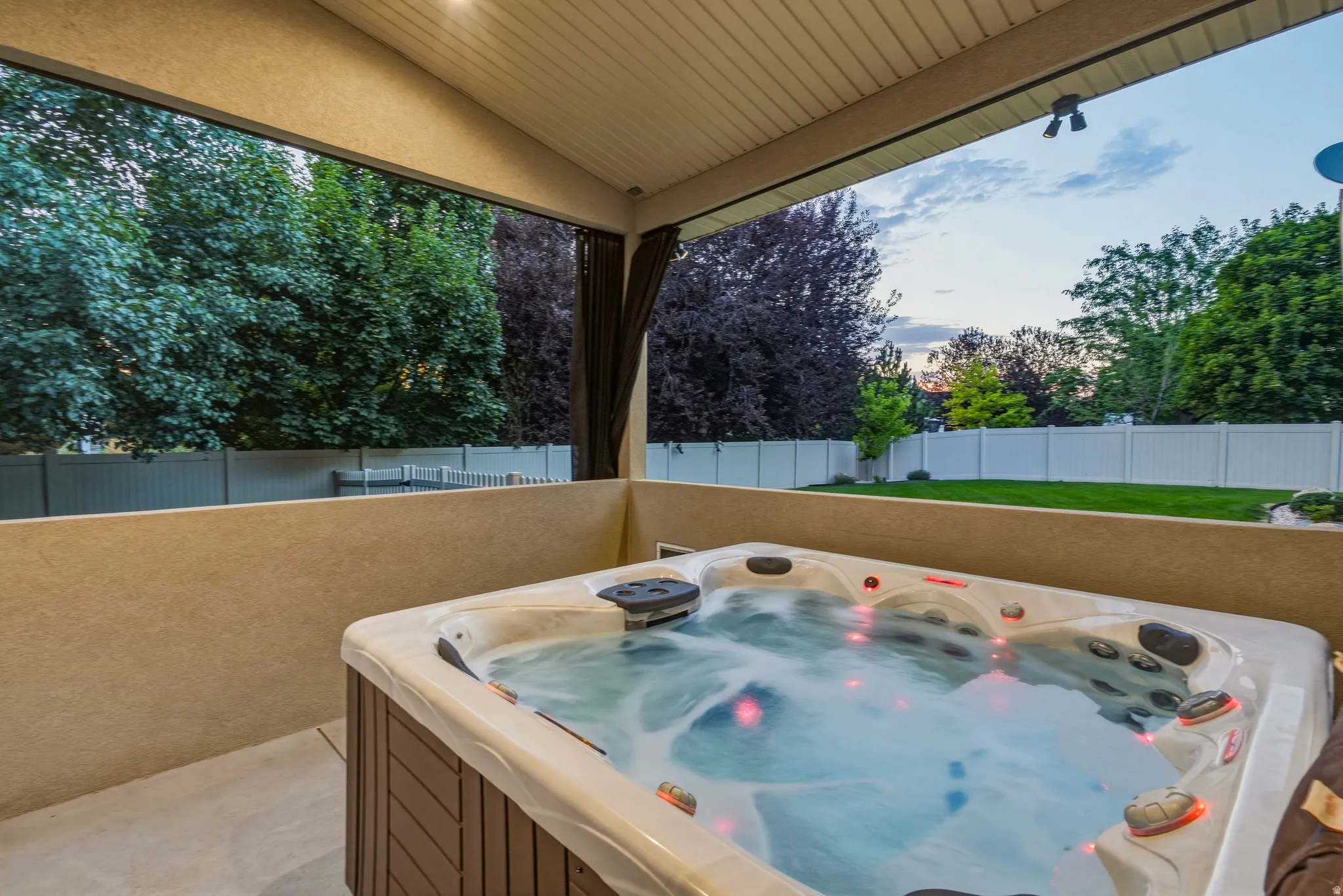 Hot Tub - Included