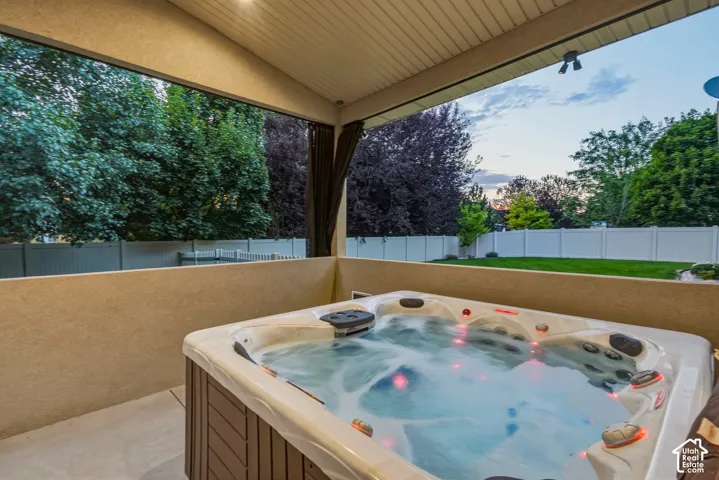 Hot Tub - Included