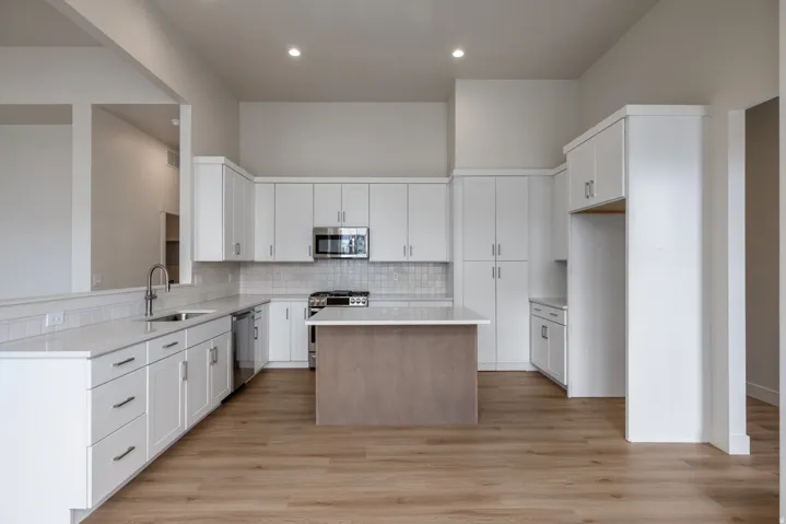 11192 S Easy Bee Rd, South Jordan, Utah 84009