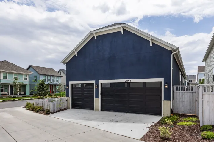 3 car garage