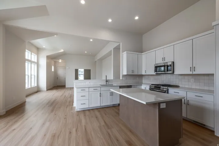 11192 S Easy Bee Rd, South Jordan, Utah 84009