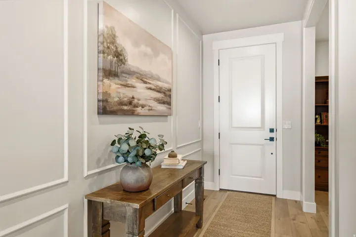 Panel molding accents