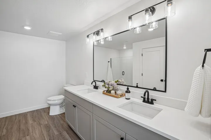 226 N Cliff Side Dr #l200, Hurricane, Utah 84737