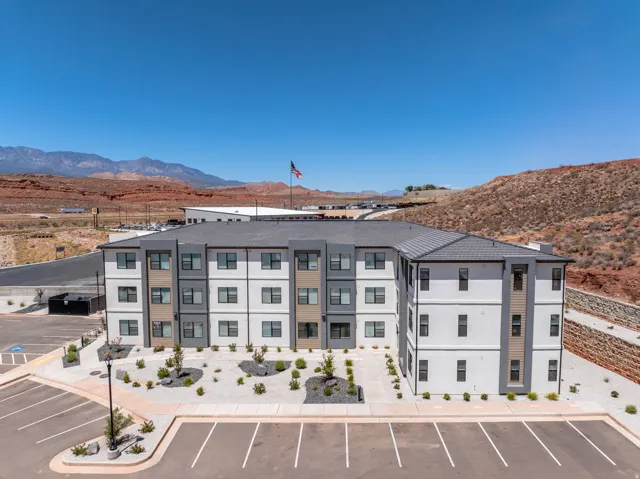 226 N Cliff Side Dr #l200, Hurricane, Utah 84737