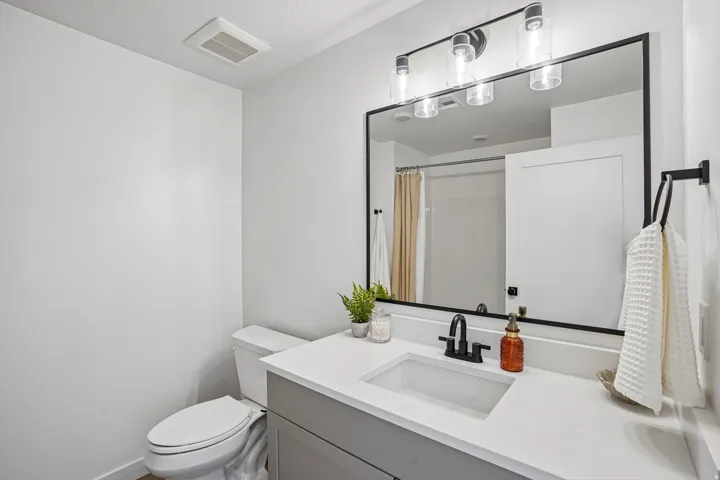 226 N Cliff Side Dr #l200, Hurricane, Utah 84737