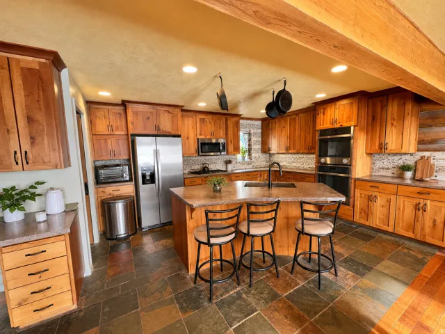 5390 N Eagle Dr, Kenilworth, Utah 84529