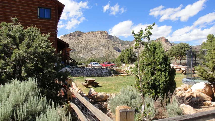 5390 N Eagle Dr, Kenilworth, Utah 84529