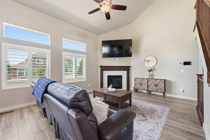1576 E Lowe Peak Dr, Eagle Mountain, Utah 84005