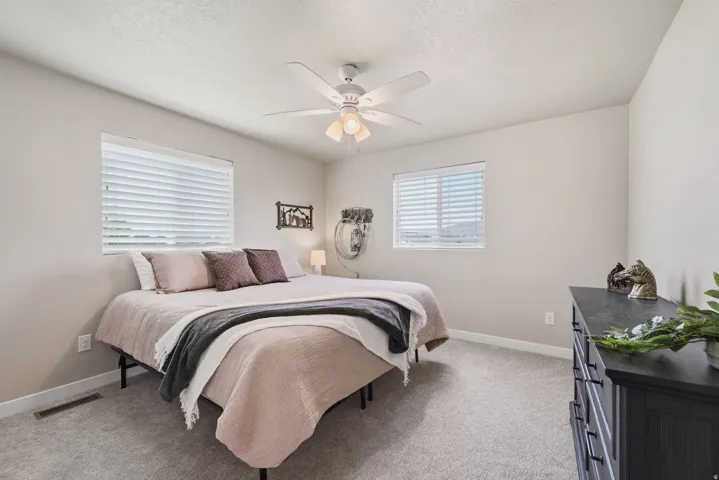 1576 E Lowe Peak Dr, Eagle Mountain, Utah 84005