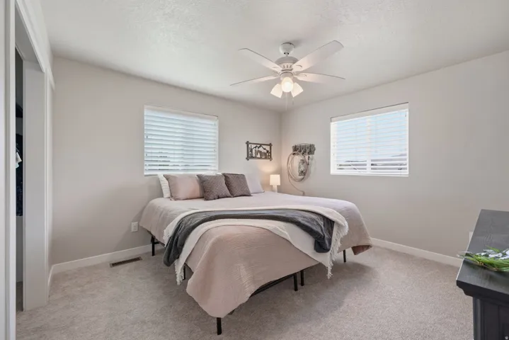 1576 E Lowe Peak Dr, Eagle Mountain, Utah 84005