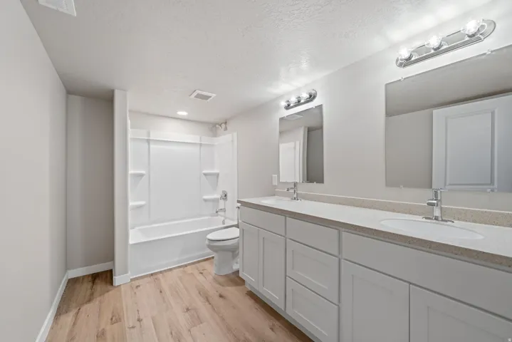 1576 E Lowe Peak Dr, Eagle Mountain, Utah 84005