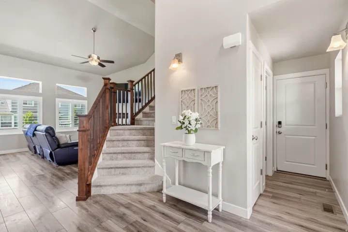 1576 E Lowe Peak Dr, Eagle Mountain, Utah 84005