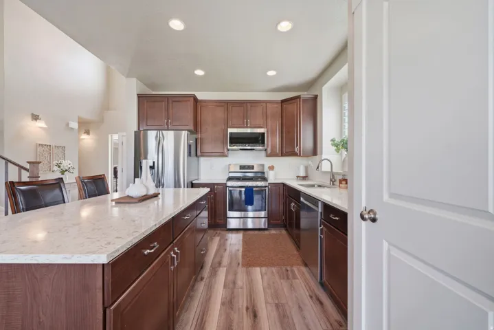 1576 E Lowe Peak Dr, Eagle Mountain, Utah 84005