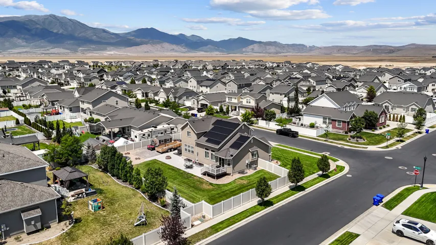 1576 E Lowe Peak Dr, Eagle Mountain, Utah 84005