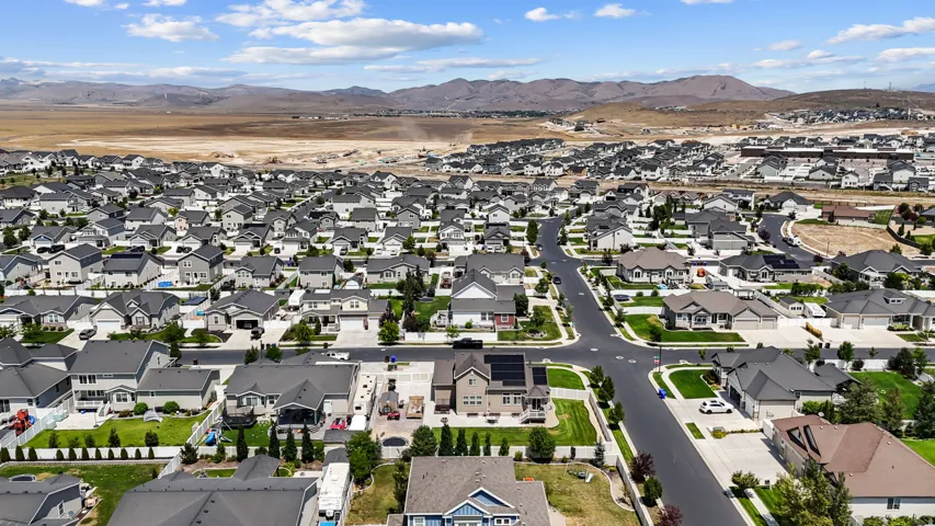 1576 E Lowe Peak Dr, Eagle Mountain, Utah 84005