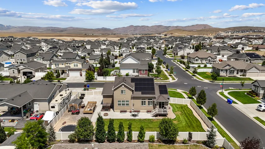 1576 E Lowe Peak Dr, Eagle Mountain, Utah 84005