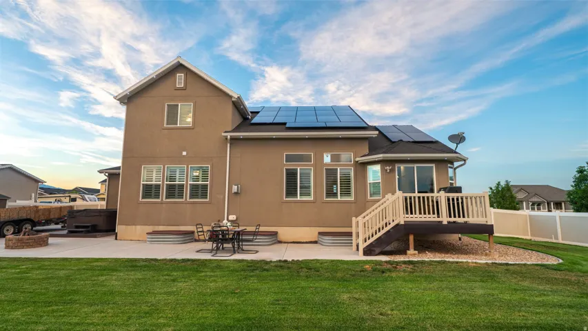 1576 E Lowe Peak Dr, Eagle Mountain, Utah 84005