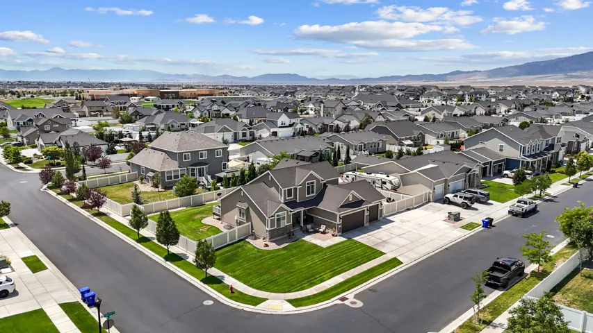 1576 E Lowe Peak Dr, Eagle Mountain, Utah 84005