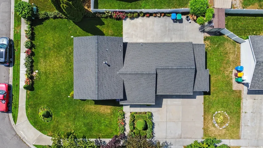 Shingled roofline with multiple gables