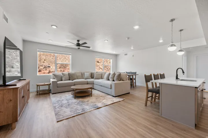 226 N Cliff Side Dr #l300, Hurricane, Utah 84737