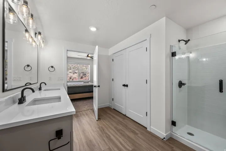 226 N Cliff Side Dr #l300, Hurricane, Utah 84737