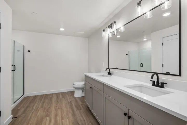 226 N Cliff Side Dr #l300, Hurricane, Utah 84737