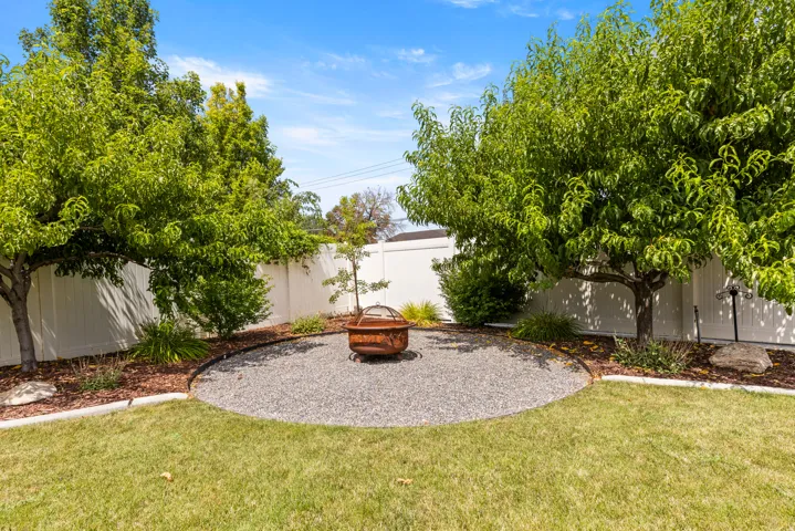 3098 W 725 S, Syracuse, Utah 84075