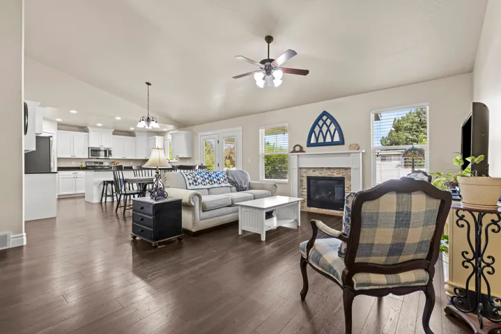 3098 W 725 S, Syracuse, Utah 84075
