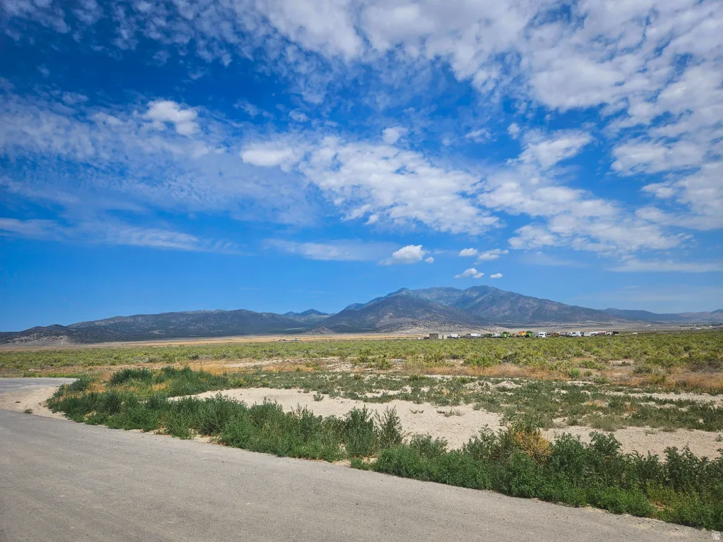 Beautiful panoramic mountain views provide an attractive setting.