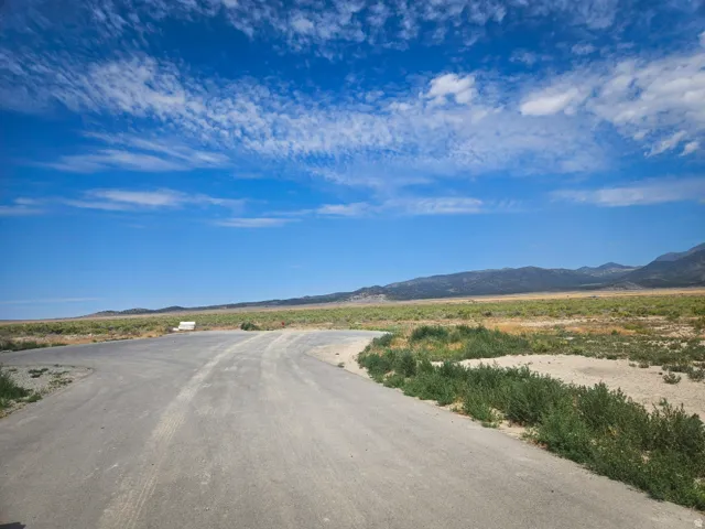 Commercial/industrial parcel with road frontage and easy access to SR-73.