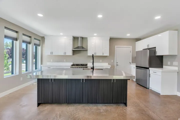 7045 S 300 E, Midvale, Utah 84047