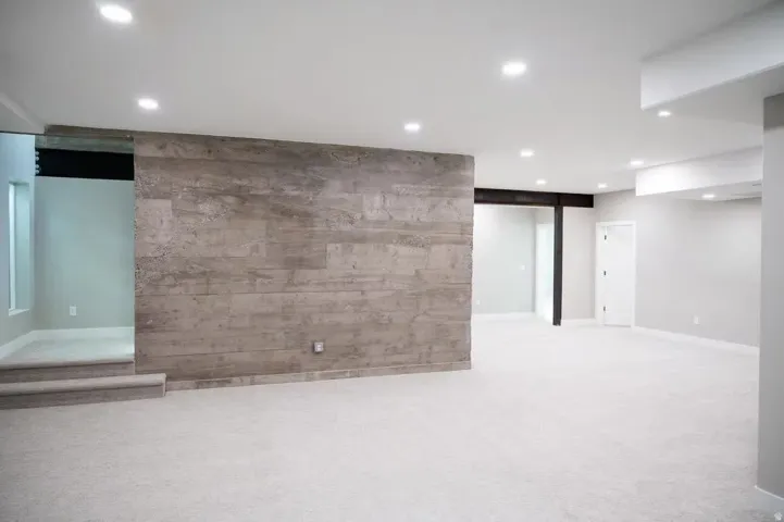 7045 S 300 E, Midvale, Utah 84047