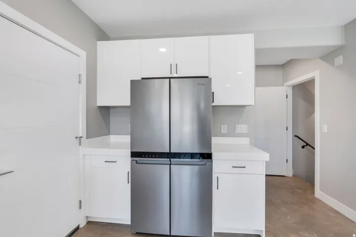 7045 S 300 E, Midvale, Utah 84047