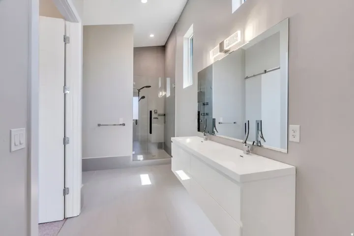 7045 S 300 E, Midvale, Utah 84047