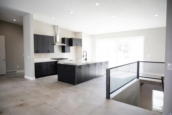 7045 S 300 E, Midvale, Utah 84047