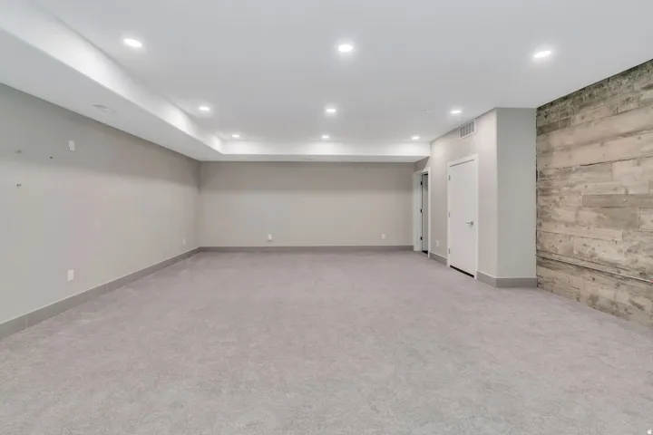 7045 S 300 E, Midvale, Utah 84047
