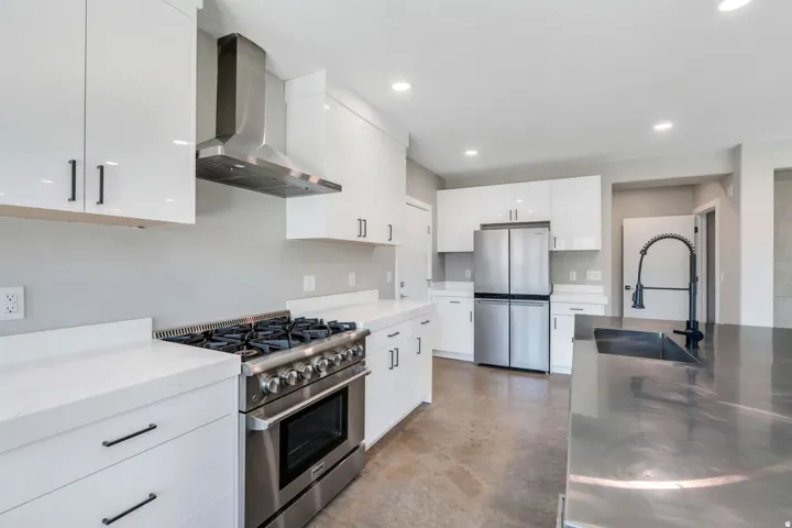 7045 S 300 E, Midvale, Utah 84047