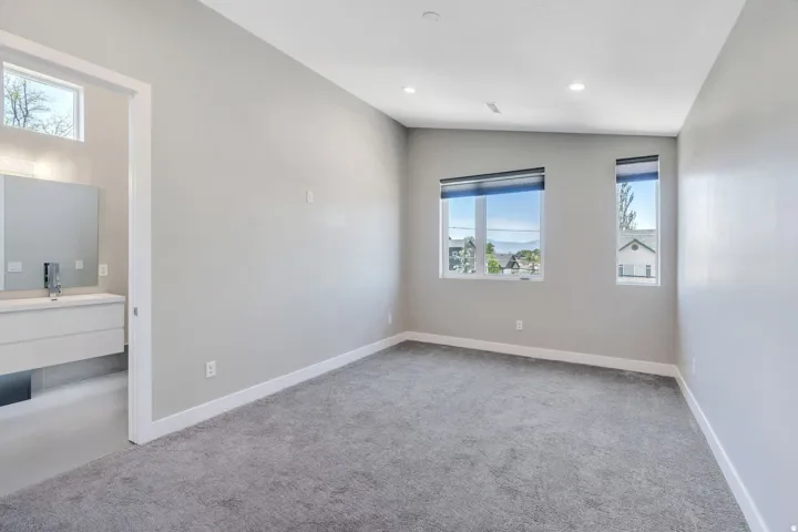 7045 S 300 E, Midvale, Utah 84047