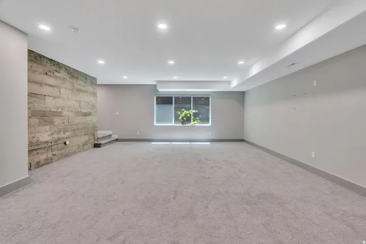 7045 S 300 E, Midvale, Utah 84047