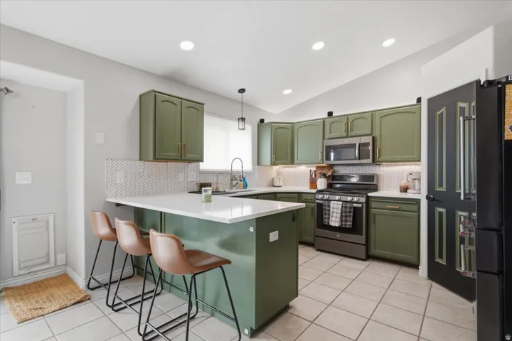 5594 S 6950 W, Hooper, Utah 84315