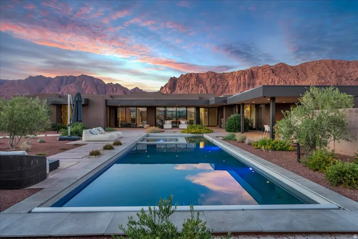 Extraordinary outdoor living space