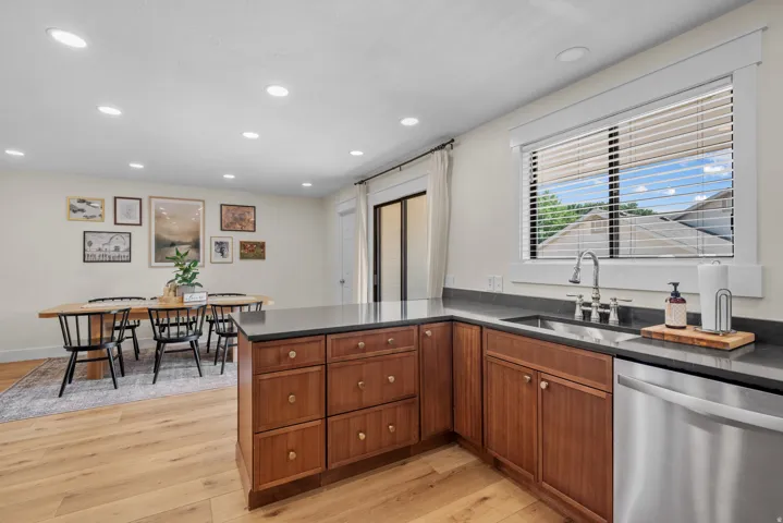 212 S Glen Dr, Farmington, Utah 84025