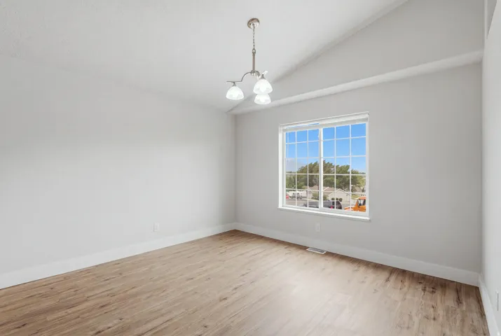 1424 N Spring Mountain Dr, Springville, Utah 84663