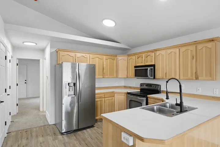 1424 N Spring Mountain Dr, Springville, Utah 84663