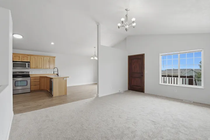 1424 N Spring Mountain Dr, Springville, Utah 84663