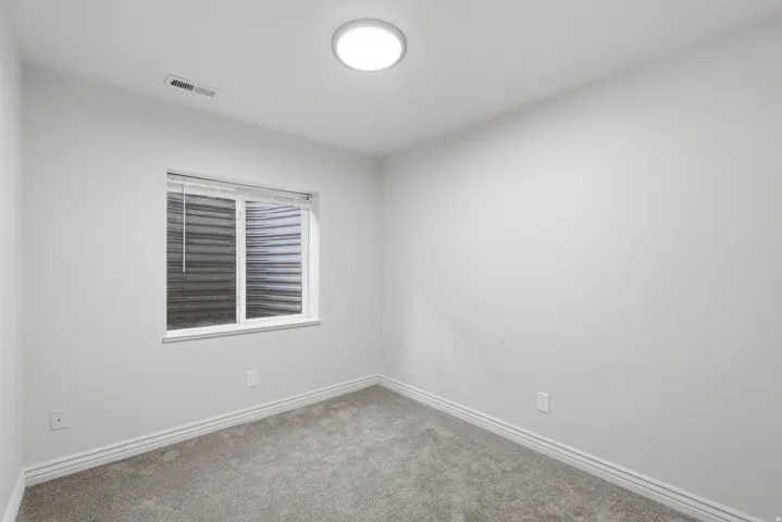 1424 N Spring Mountain Dr, Springville, Utah 84663