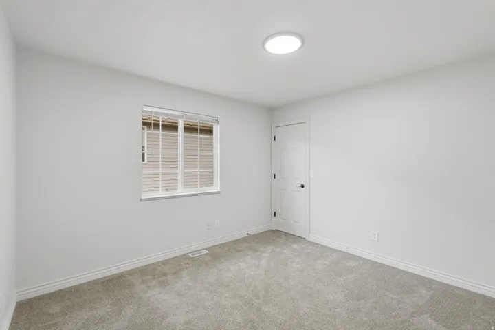 1424 N Spring Mountain Dr, Springville, Utah 84663
