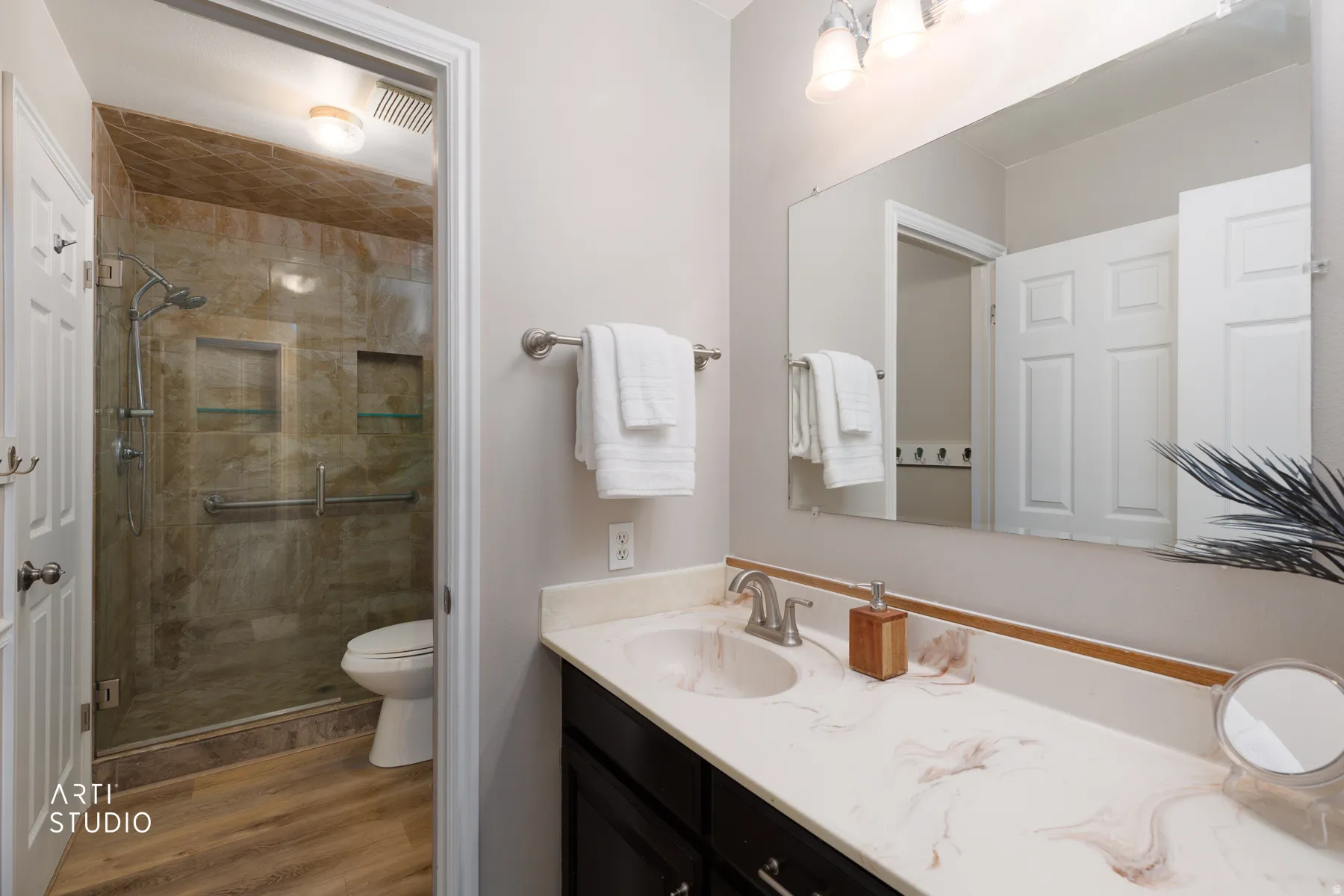 Bathroom Upstairs