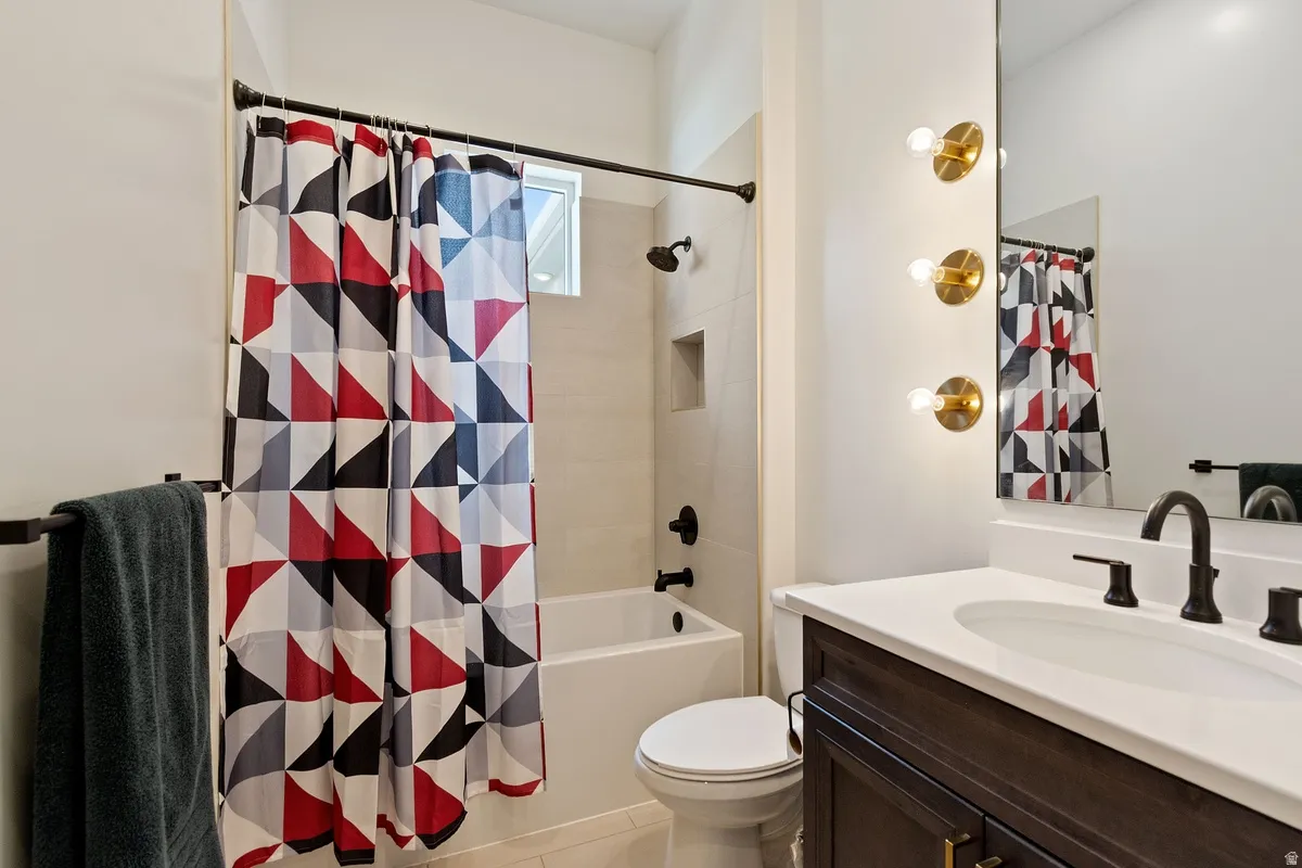 2nd En Suite bath