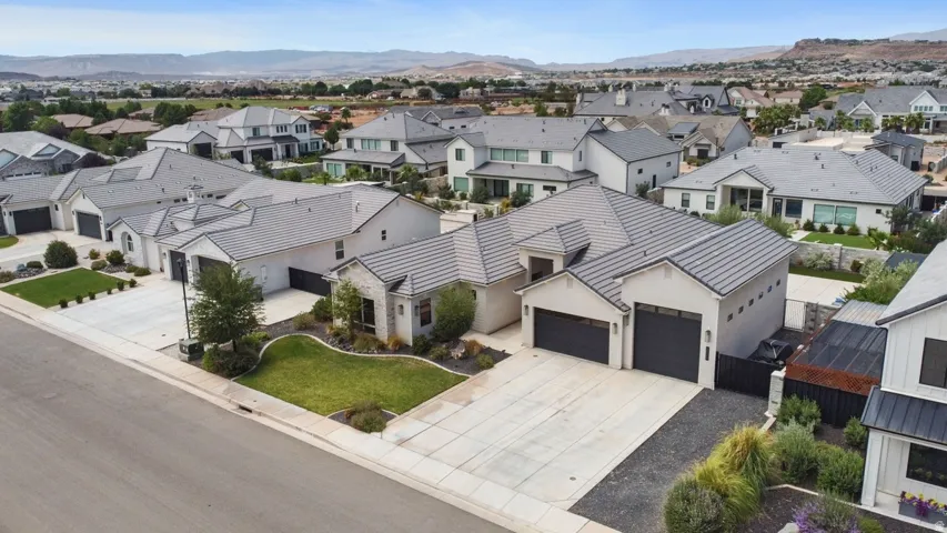 3834 S Mckenzie Ln, Washington, Utah 84780